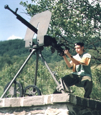  ... Panzer zahajuje palbu ...